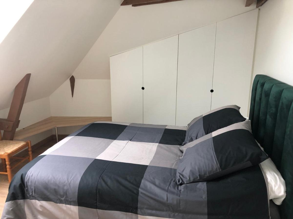 Residence Merlin Appart Des Druides Saint-Malon-sur-Mel Exterior photo